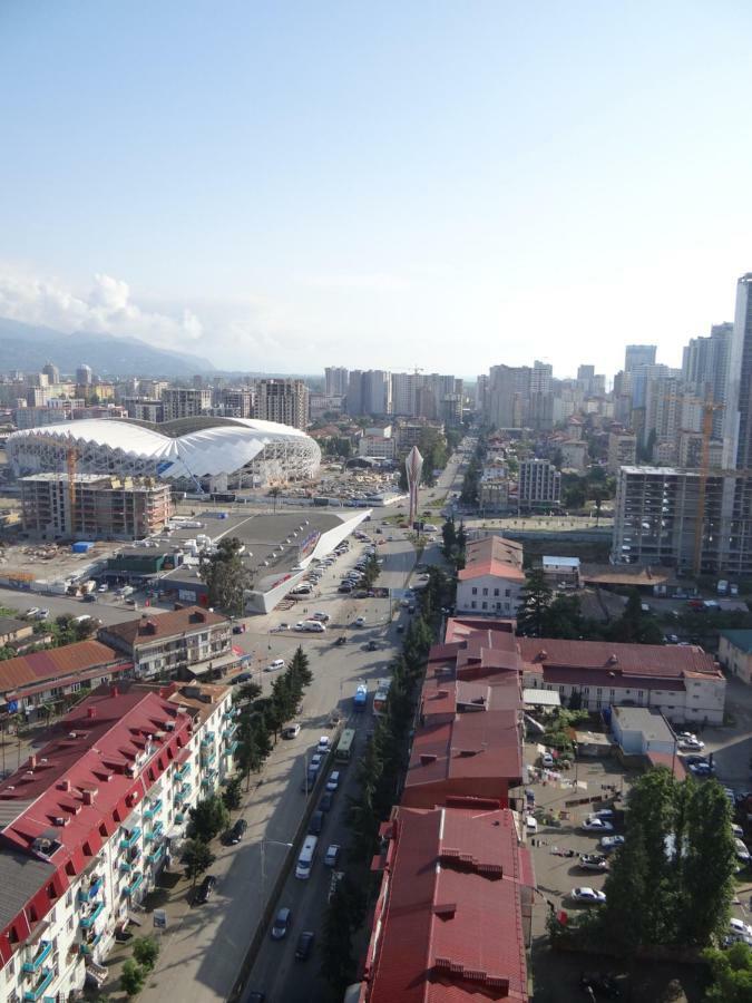 Apartment Abuseridze 5A Batumi Bagian luar foto