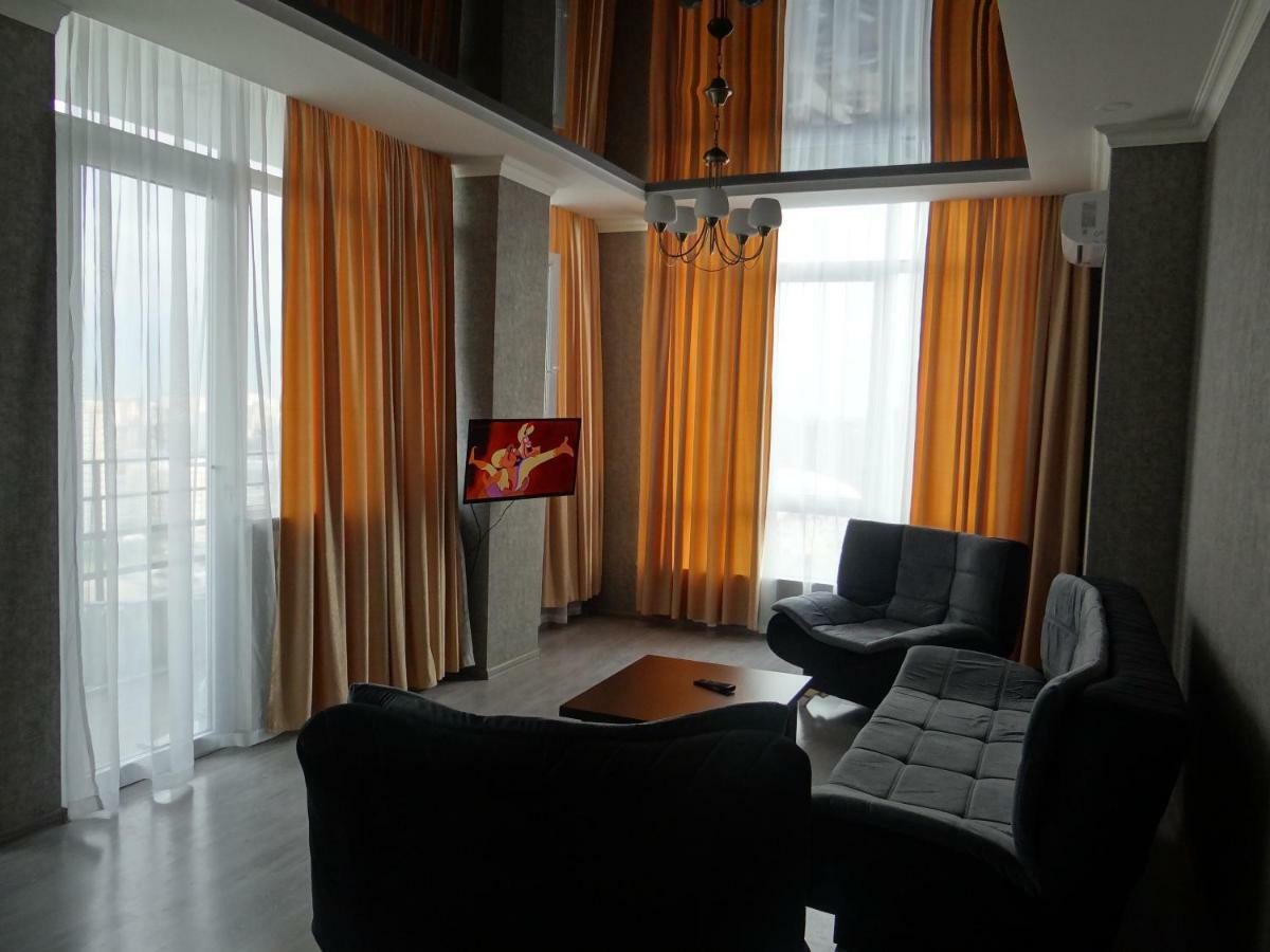 Apartment Abuseridze 5A Batumi Bagian luar foto