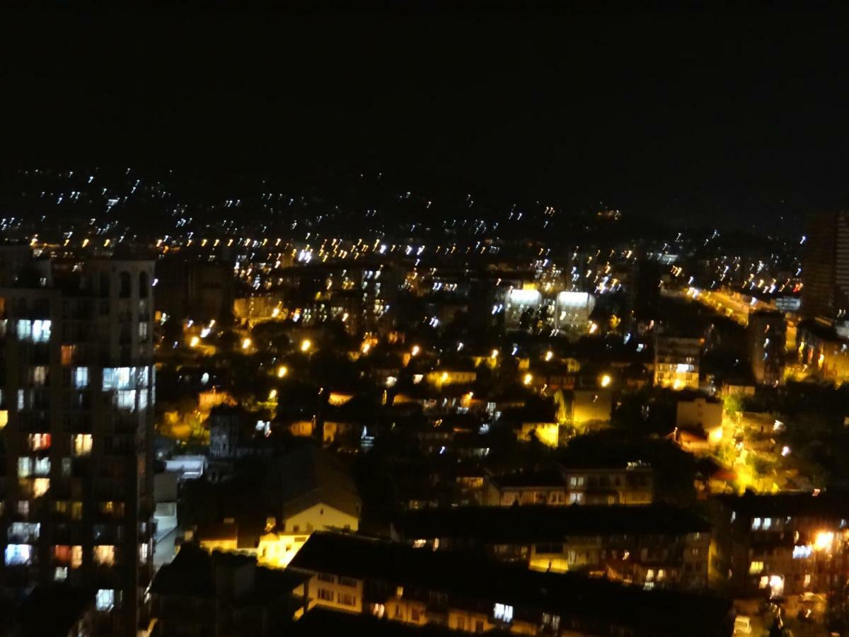 Apartment Abuseridze 5A Batumi Bagian luar foto