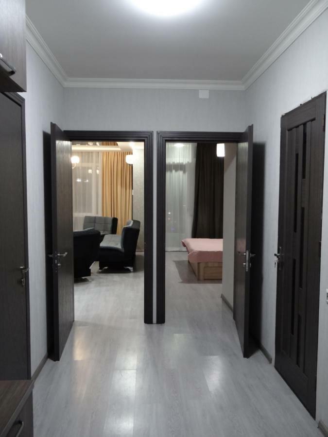 Apartment Abuseridze 5A Batumi Bagian luar foto